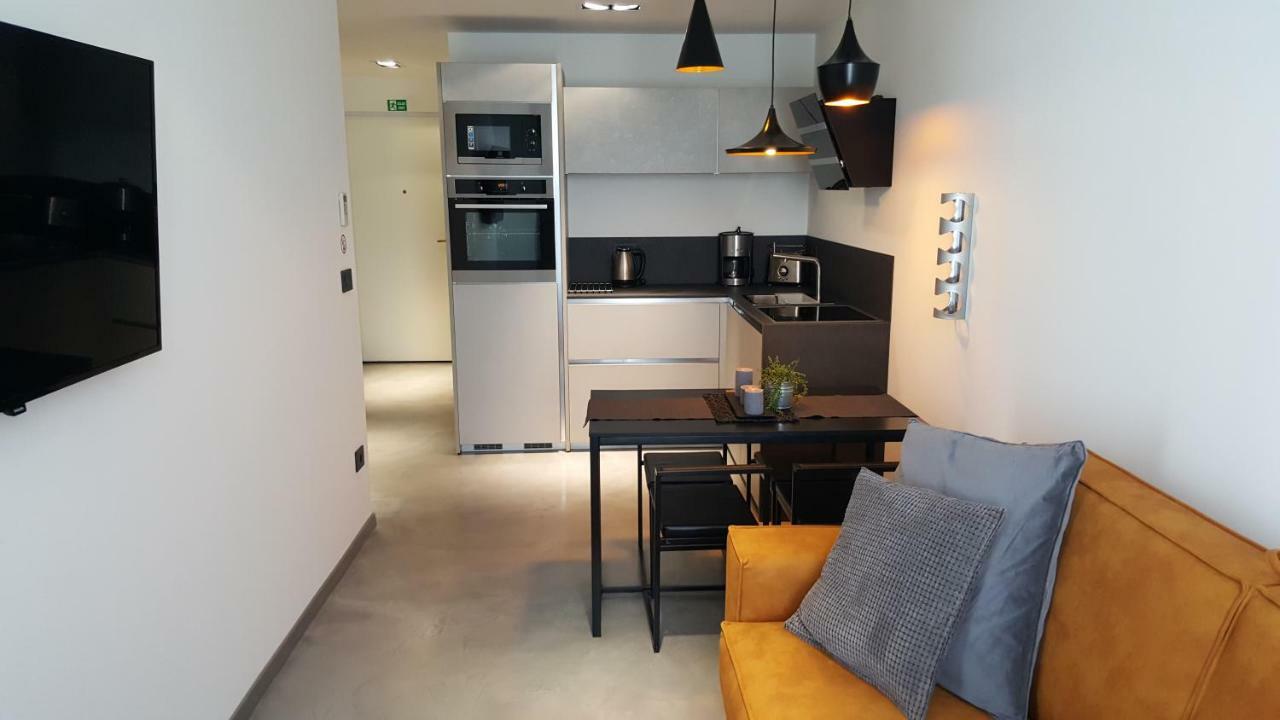 Apartman Vip, With Free Garage Parking Pula Bagian luar foto