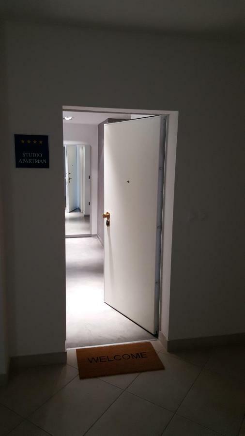 Apartman Vip, With Free Garage Parking Pula Bagian luar foto