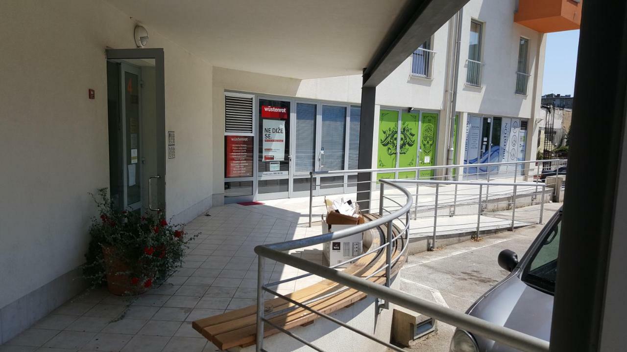 Apartman Vip, With Free Garage Parking Pula Bagian luar foto