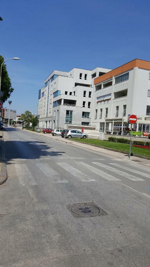 Apartman Vip, With Free Garage Parking Pula Bagian luar foto