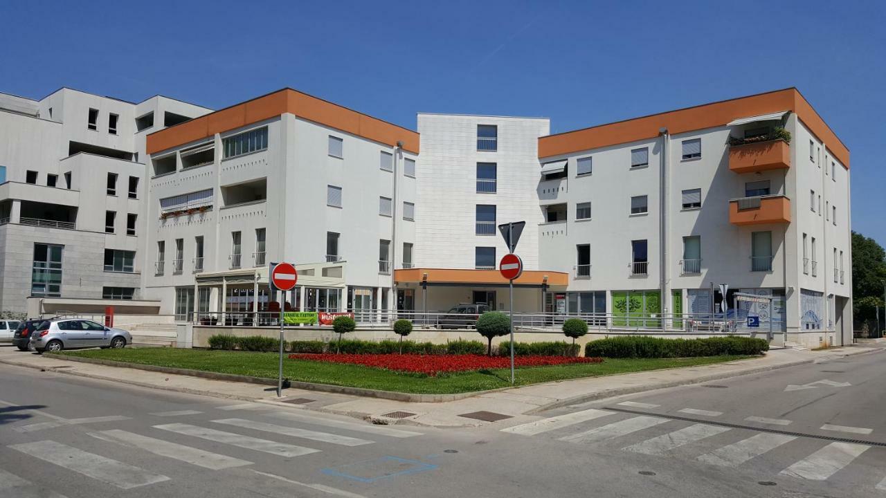 Apartman Vip, With Free Garage Parking Pula Bagian luar foto