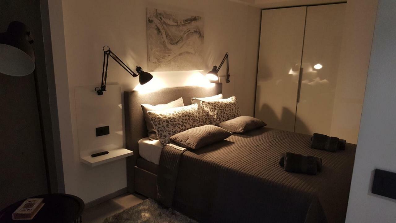 Apartman Vip, With Free Garage Parking Pula Bagian luar foto