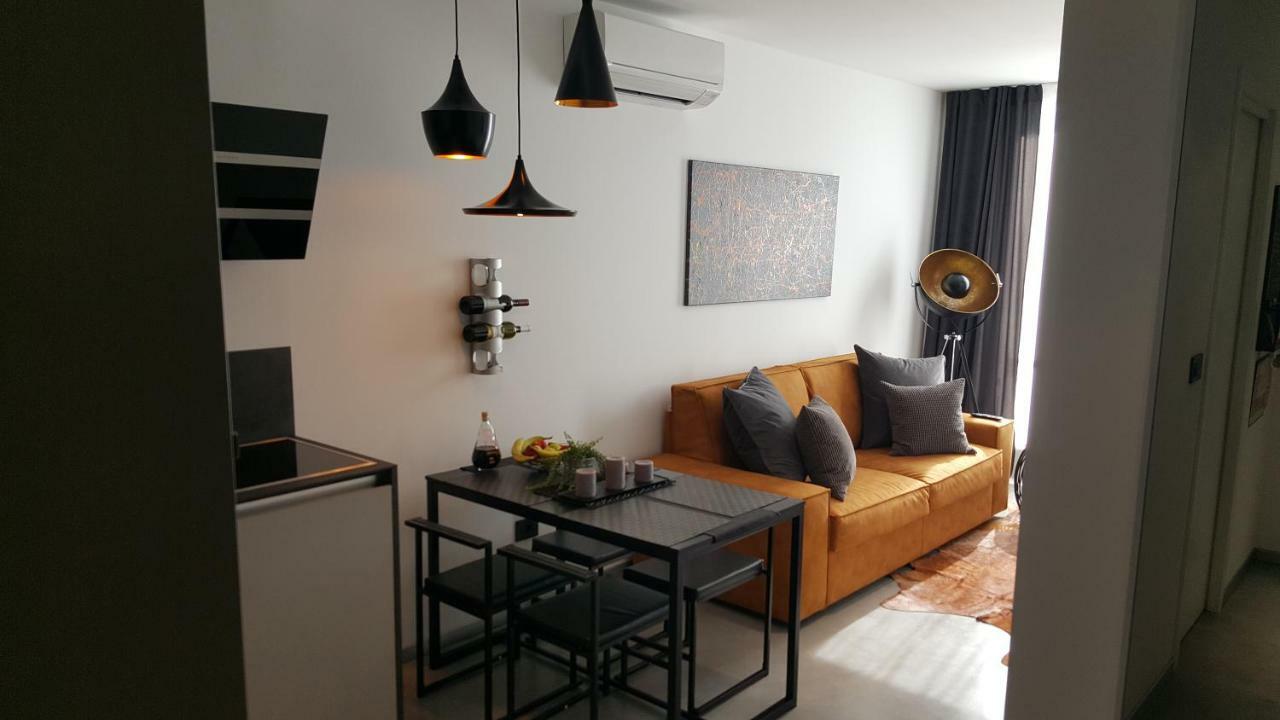 Apartman Vip, With Free Garage Parking Pula Bagian luar foto