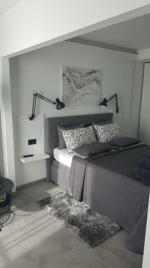 Apartman Vip, With Free Garage Parking Pula Bagian luar foto