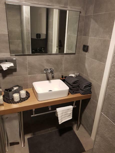 Apartman Vip, With Free Garage Parking Pula Bagian luar foto