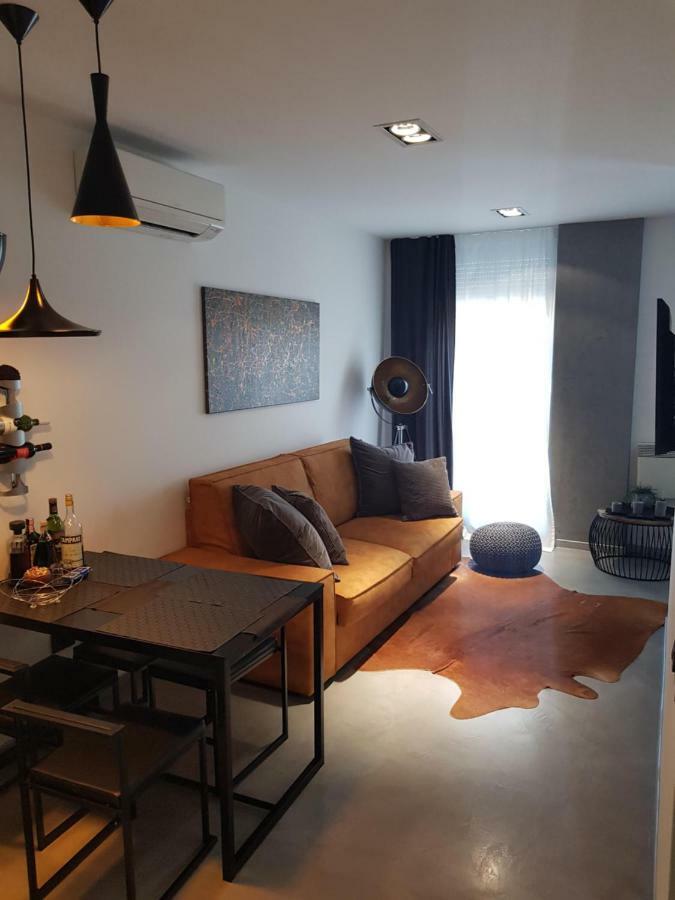 Apartman Vip, With Free Garage Parking Pula Bagian luar foto