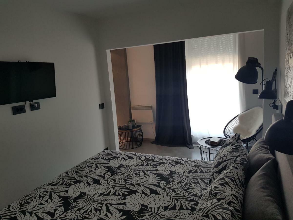 Apartman Vip, With Free Garage Parking Pula Bagian luar foto